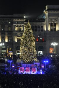 Accensione albero di Natale in piazza Duomo
