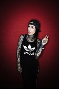 Fra gli ospiti anche la modella Monami Frost.